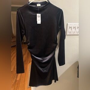 NWT. Abercrombie A & F Paloma long sleeve velvet dress